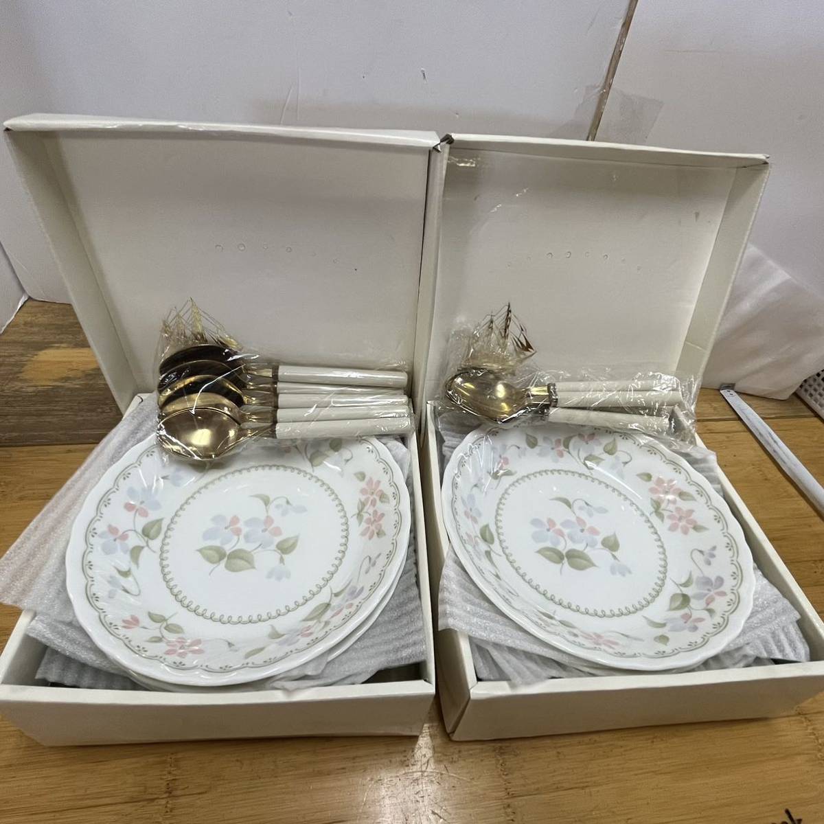 【中古 送料込】陶器 SAINI CHINA 深皿 5枚 スプーン付×2セット サイズ 直径約 21cm 高さ約 4cm◆M0322の画像1