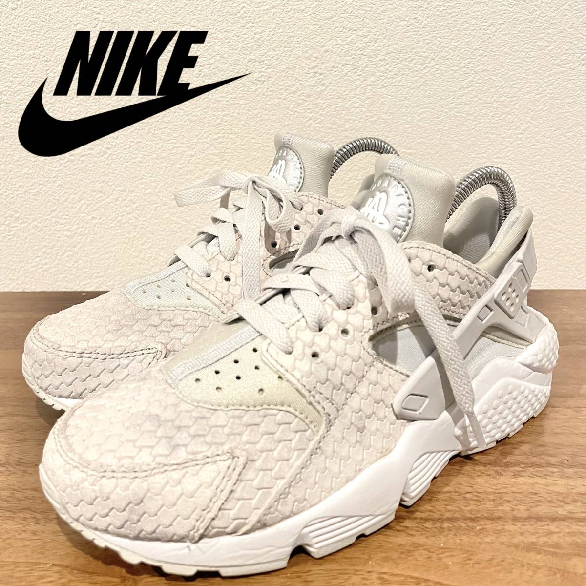 NIKE ホワイト スニーカー 23.5cm エアハラチair huarache