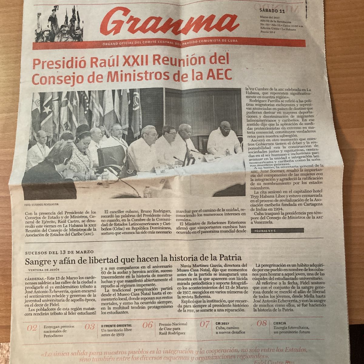 キューバ　新聞　グランマ　カストロ　世界の新聞