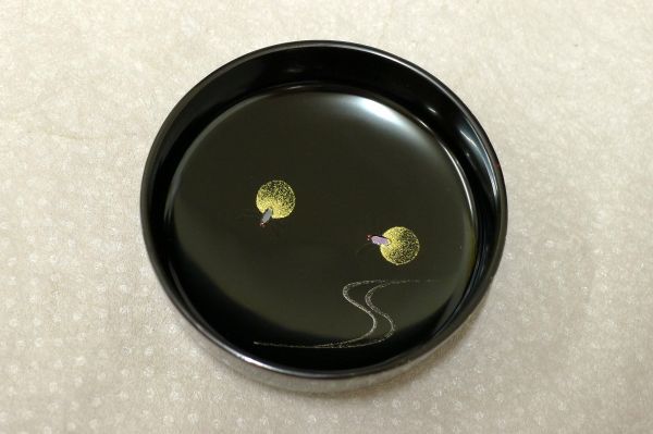 T324 美品 天然木製漆器 八雲塗 中出松峰造 蛇篭に蛍蒔絵 平棗 なつめ 茶入 茶器 茶会 茶席 和食器 茶道具 伝統工芸 共箱/60_画像8