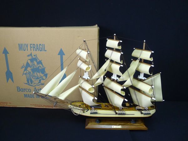 T329 天然木製 帆船模型 MUY Barco Artesania 重さ1800ｇ スペイン製 置物 飾り物 インテリア レトロ 記念品/160