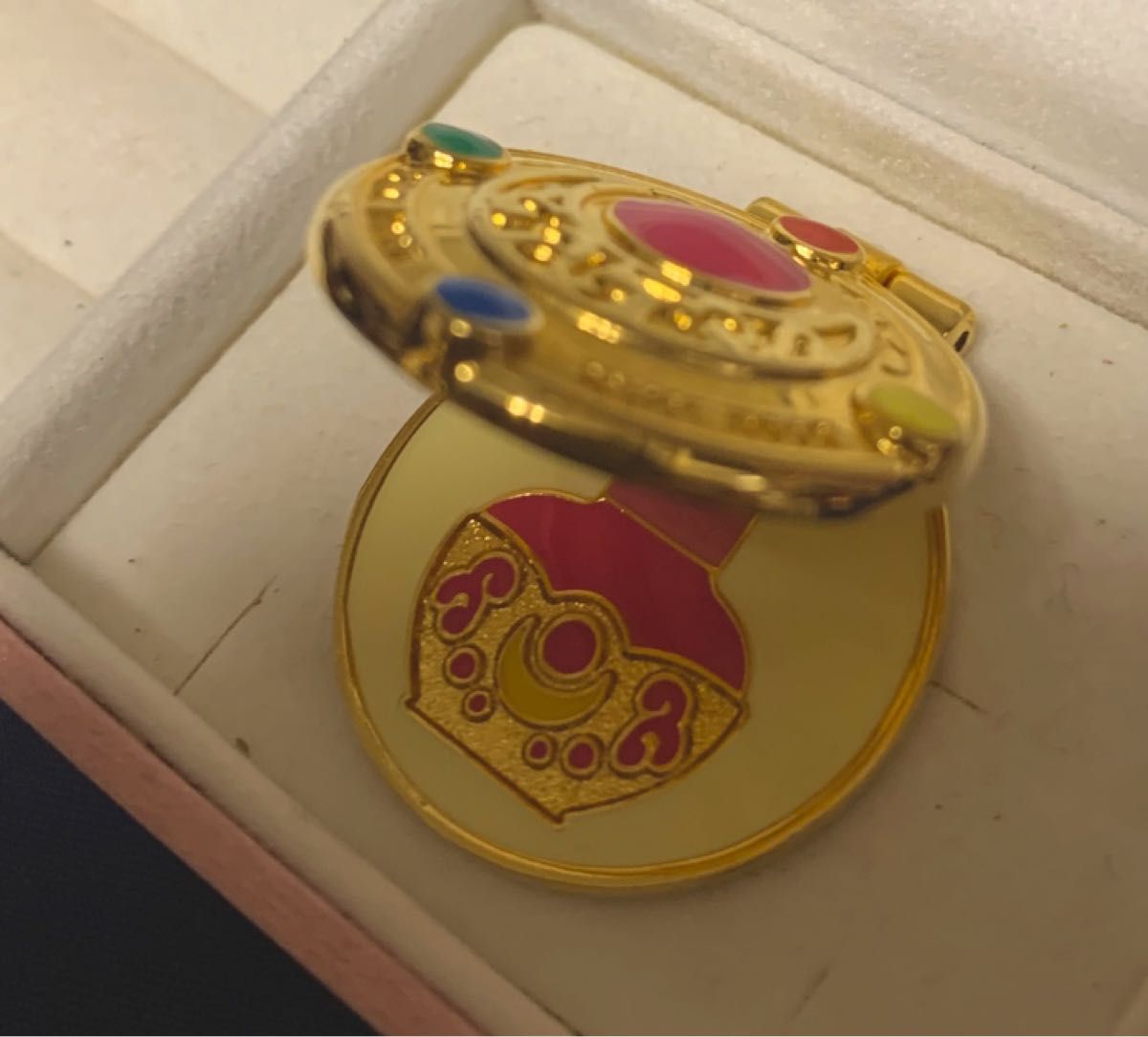 セーラームーン プレミアムバンダイ ピンズチャームコレクション