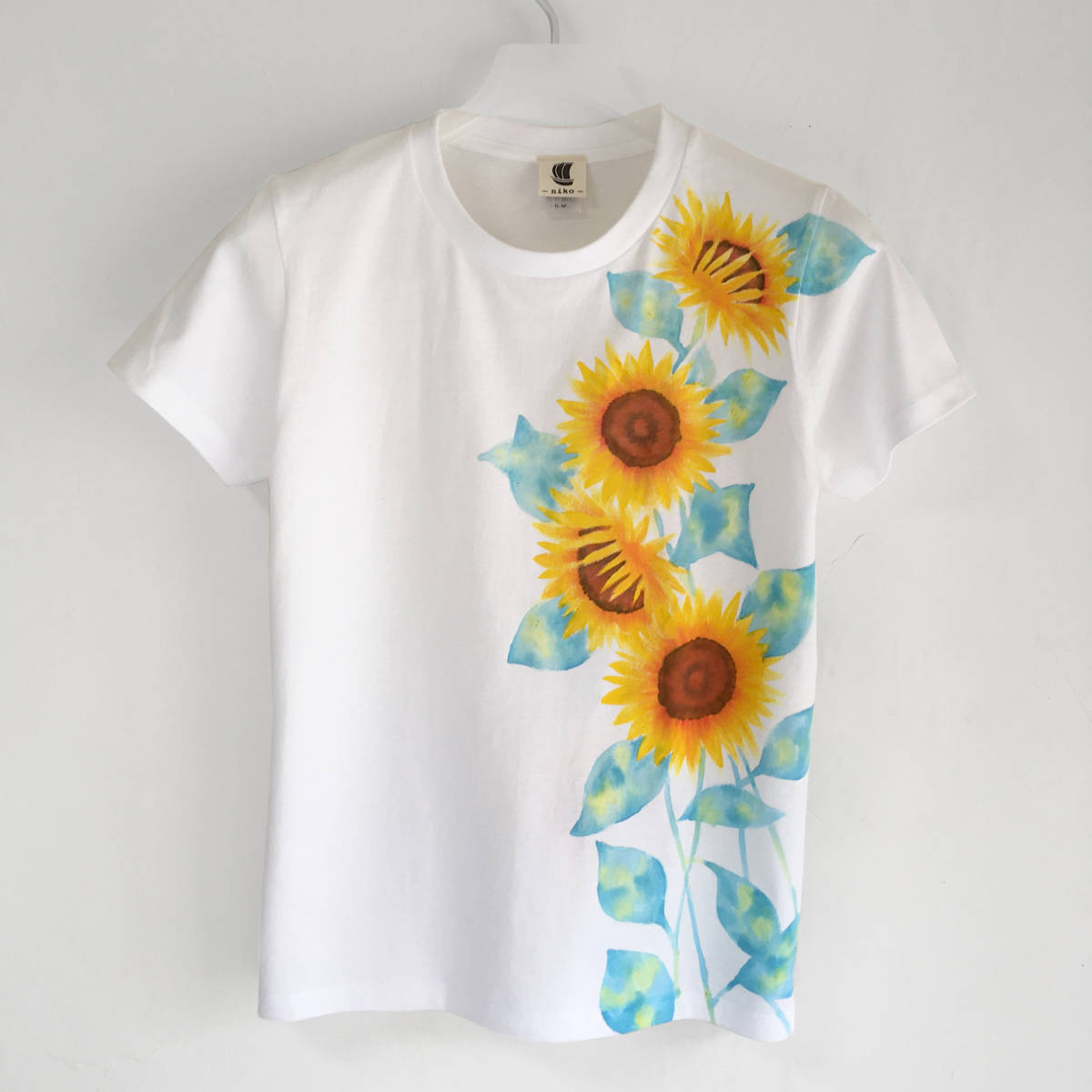 ひまわり柄Tシャツ レディースLサイズ　手描きで描いた向日葵の花柄Tシャツ 夏　G-L_画像1