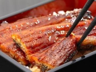 特大うなぎの蒲焼き人気!