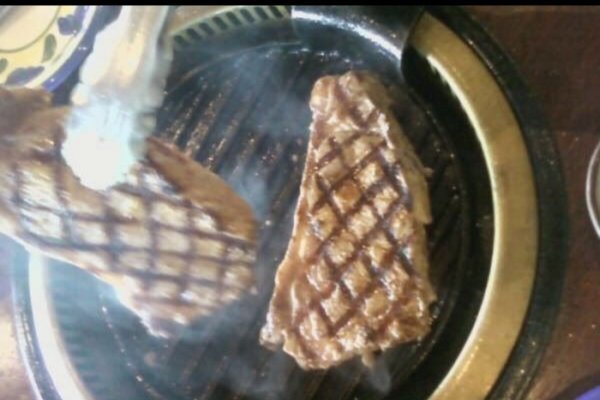 牛ロースは厚切りです!