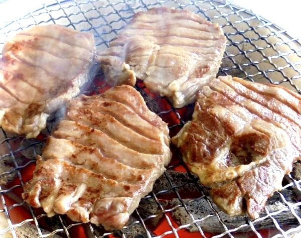 仙台牛タンスライスは肉厚です!