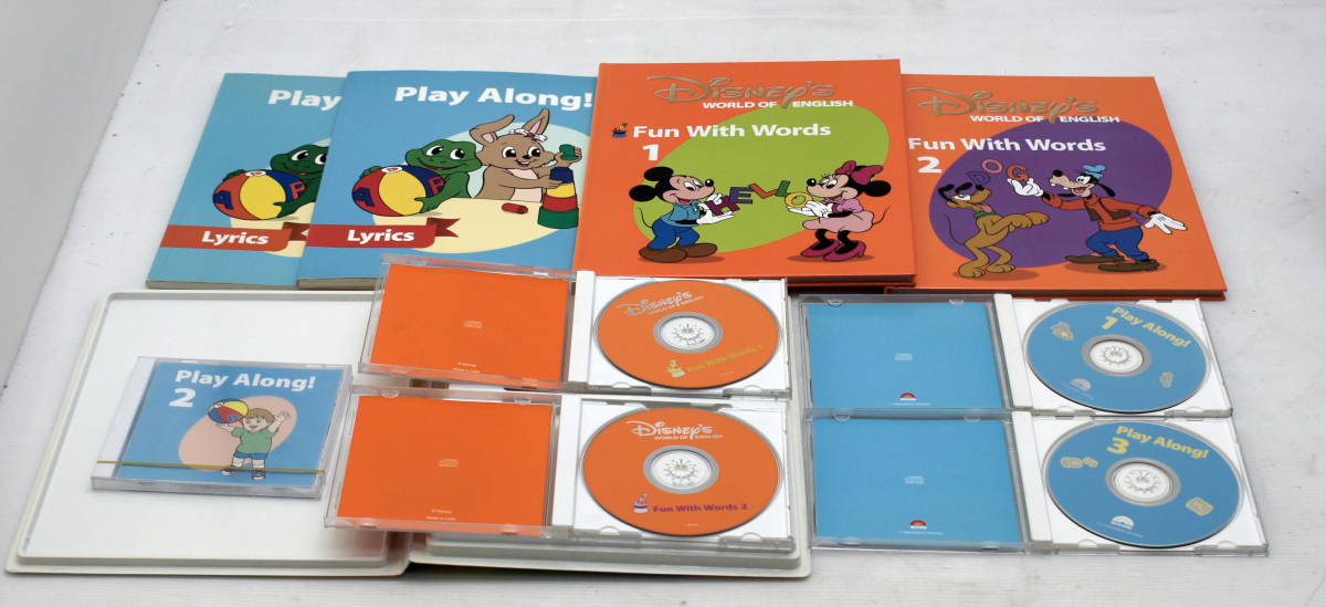 子ども用英語教材 ディズニー ワールド イングリッシュ Fun with Words テキスト2冊CD2枚+PLAY ALONG! テキスト2冊CD3枚　管理YG1477a_画像2