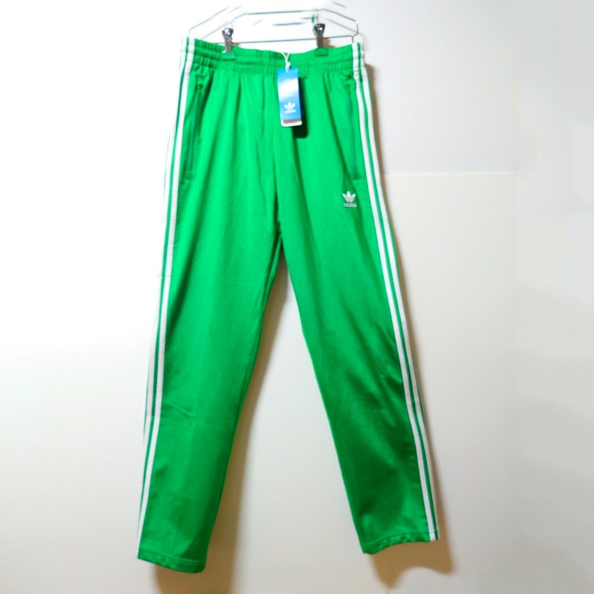 新品未使用】adidas トラックパンツ ジャージパンツ グリーン XL 新品未使用】adidas トラックパンツ ジャージパンツ グリーン XL