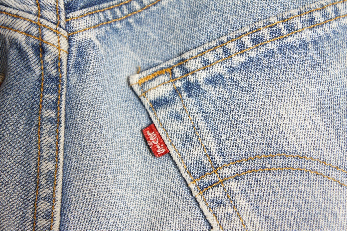  стандартный 90s Levis 501 Levi's 501 Denim брюки джинсы оригинал USA производства 501-0118 99 год производства обратная сторона 524 незначительный синий W33L34 подлинный товар 830N