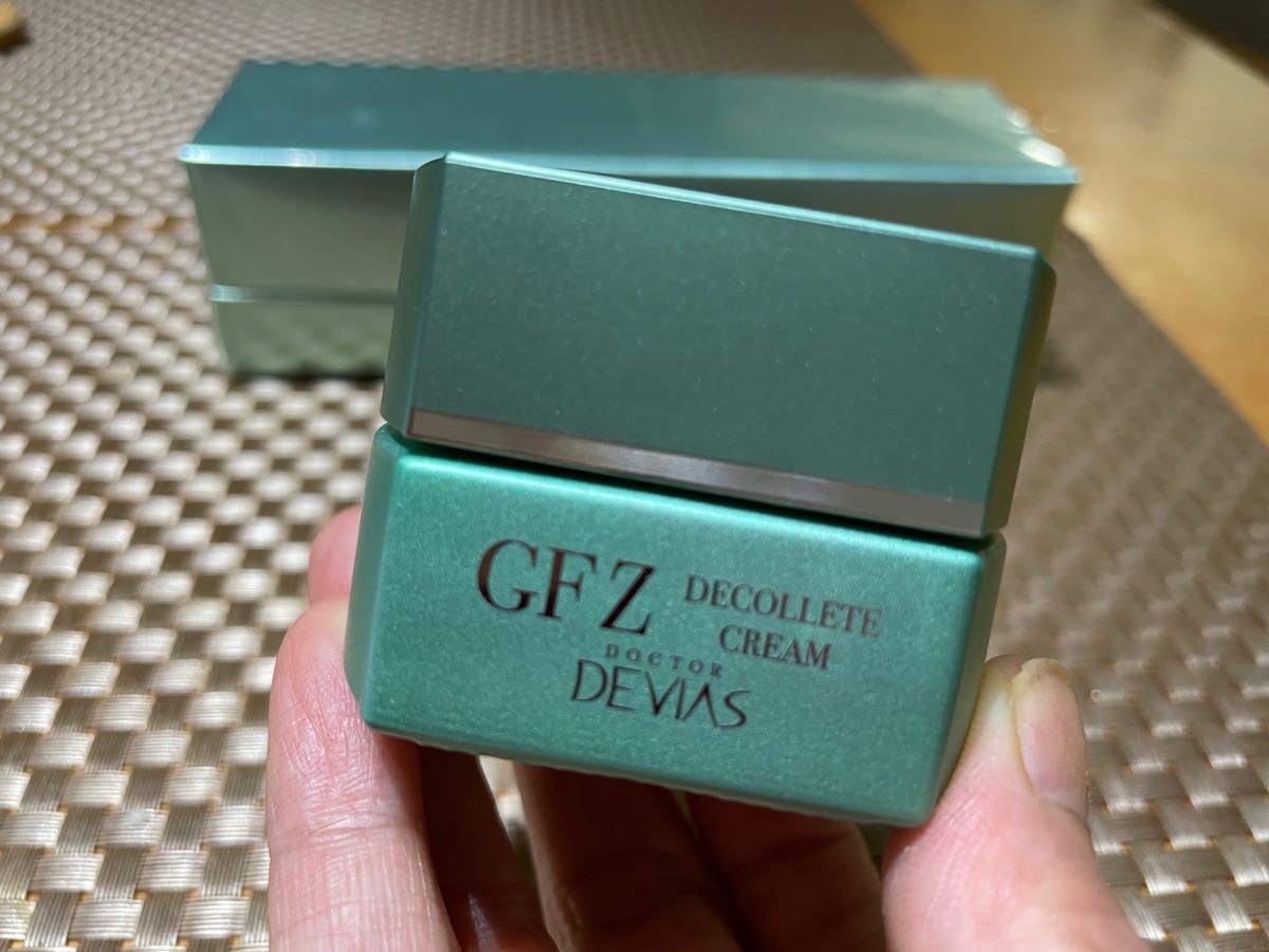 ドクターデヴィアスデコルテクリーム GF Z 30g×3個 定価33000円