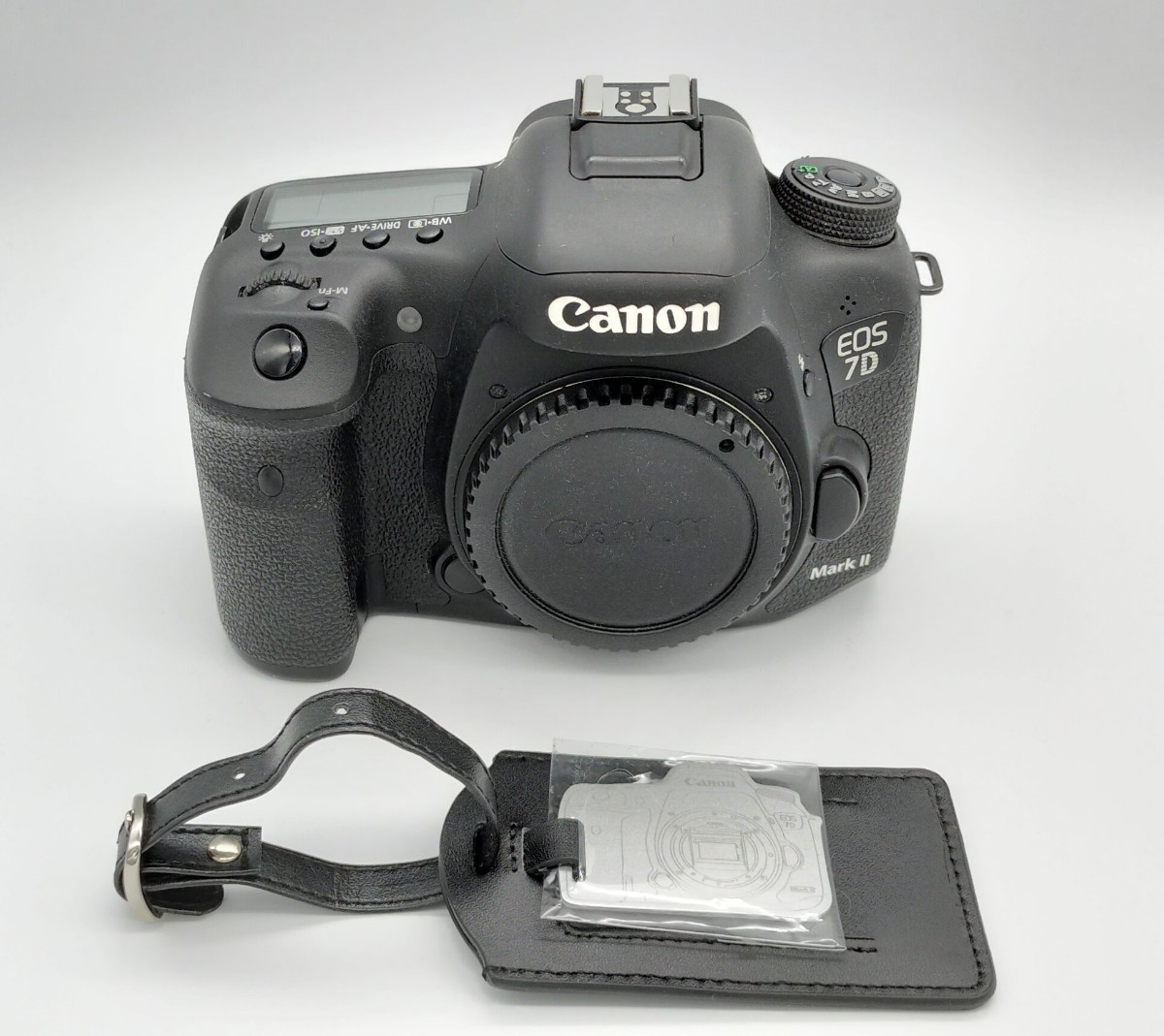 ★外観美品★Canon キヤノン EOS 7D Mark II + ネームストラップ #350#0491_画像1