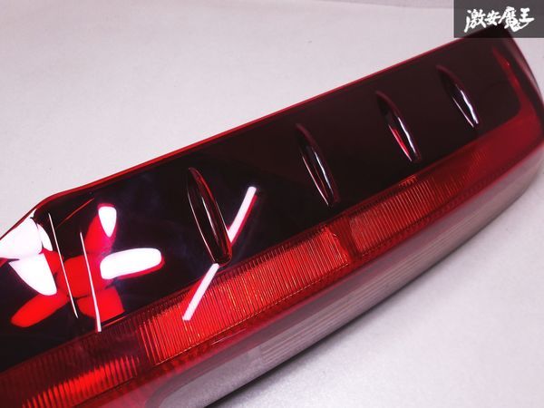 割れ無し トヨタ 純正 ZRR80G ノア エスクァイア 前期 LED テールライト ランプ レンズ 左 左側 助手席側 KOITO 28-231 即納 棚P-3_画像5