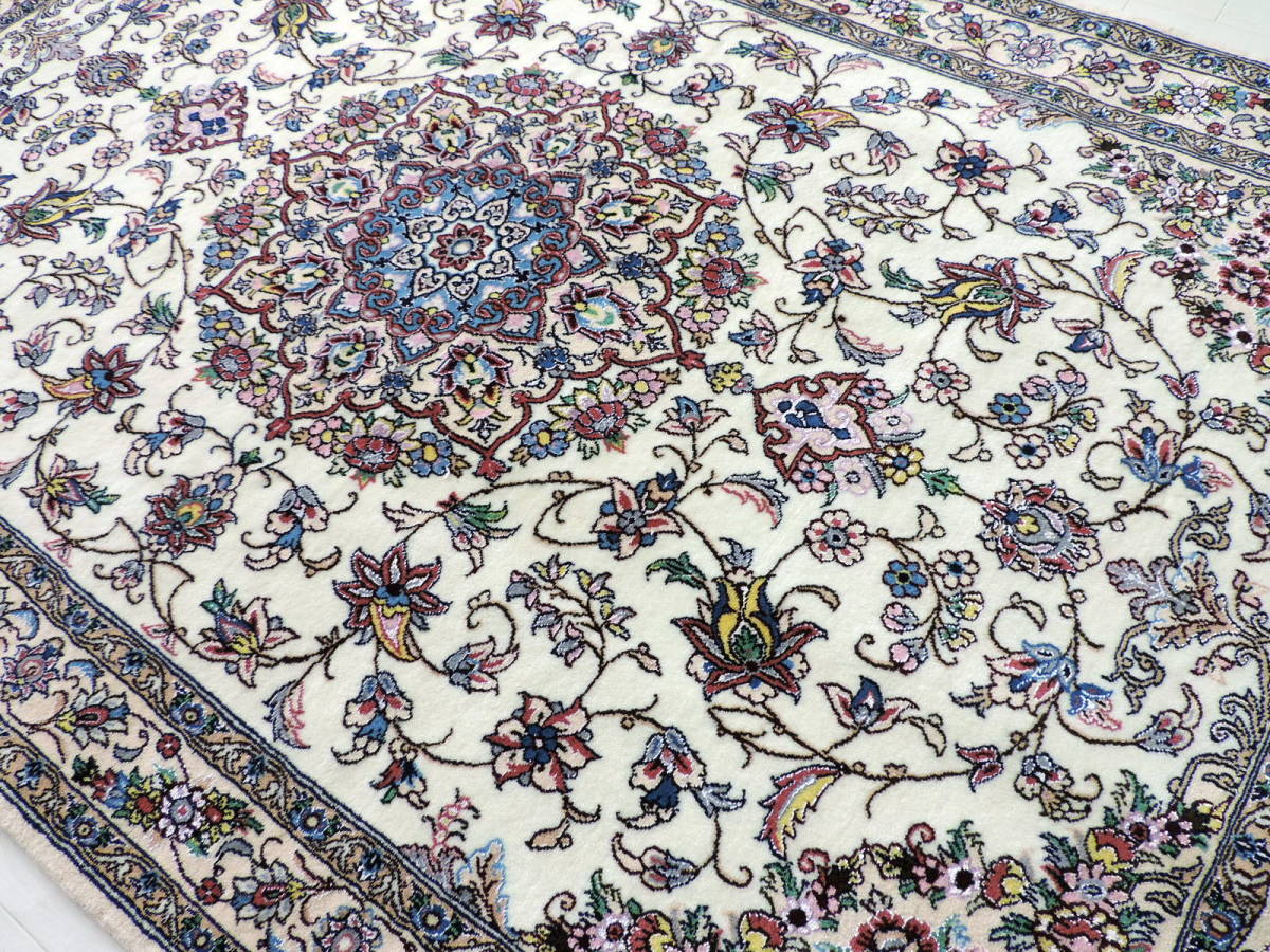 ペルシャ絨毯 カーペット ウール シルク 手織り 高級 ペルシャ絨毯の本場 イラン ナイン産 中型サイズ 203cm×137cm 本物保証 直輸入_画像3