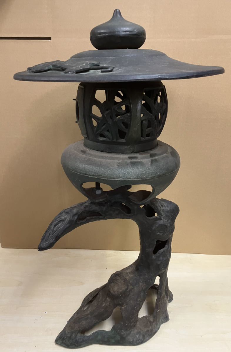 e◇ 古木灯籠松竹梅透かし全高約70cm 古木灯篭古朴燈籠大型鉄製置き