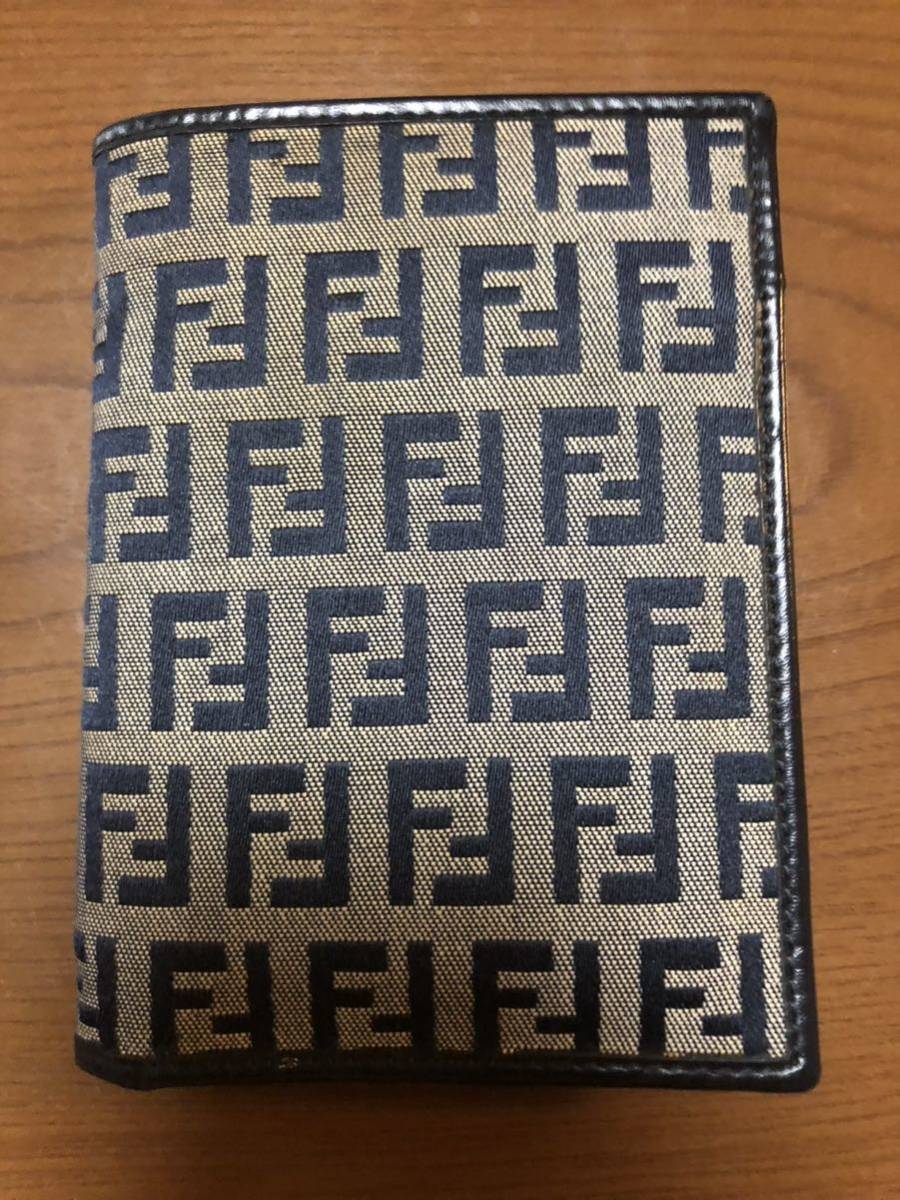 全品送料無料】 極美品 FENDI ジャガード ズッカ柄 折財布 女性用財布