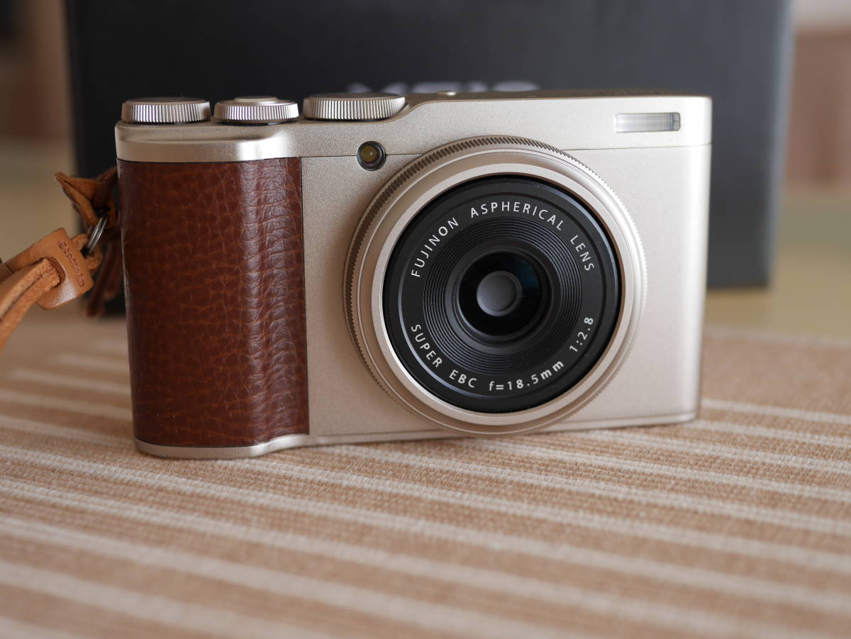 Yahoo!オークション - FUJIFILM XF10 シャンパンゴールド 中古 美品