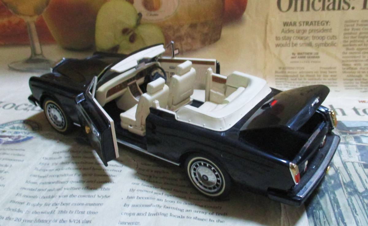 ★激レア絶版*世界500台*フランクリンミント*1/24*1993 Rolls Royce Corniche IV - Emperor's Version ブラック*平成天皇御料車_画像2