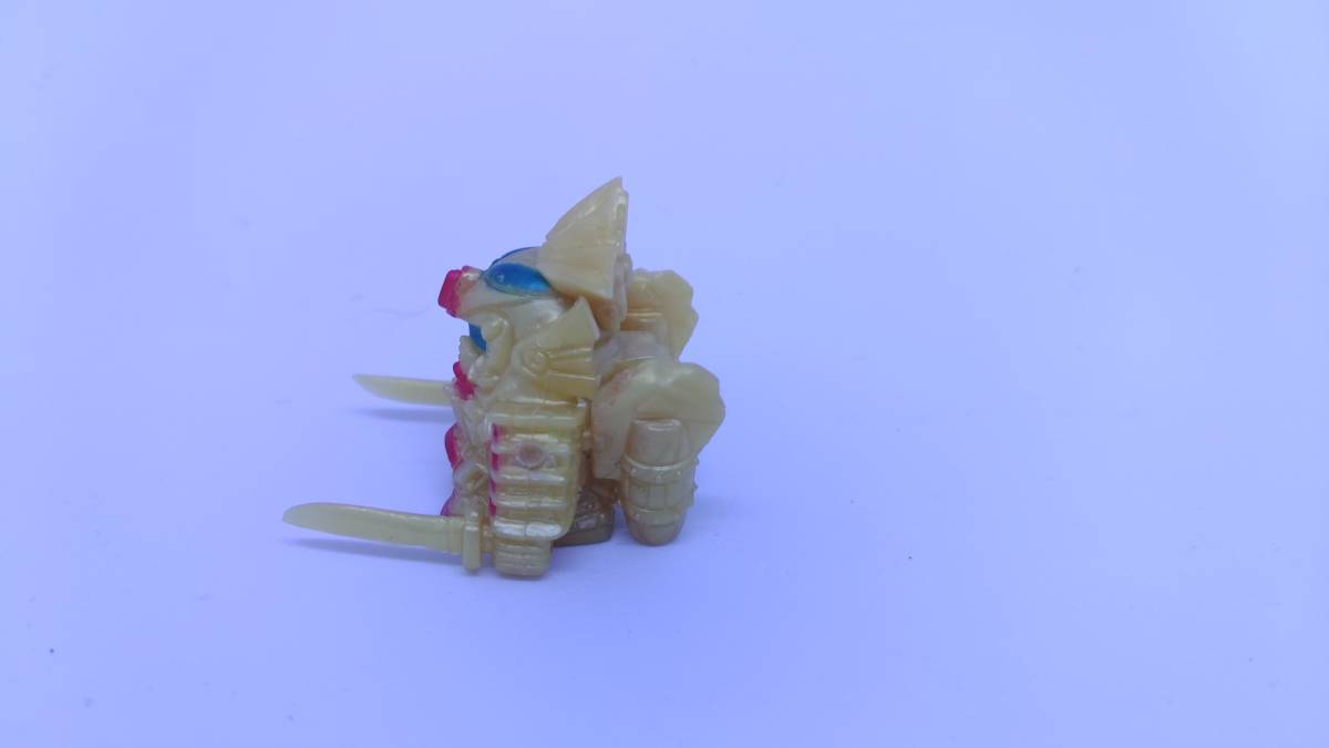 千生将軍(金色彩色版) 成型色ゴールド ガン消し ガシャポン 千生将軍(金色彩色版) 成型色ゴールド ガン消し ガシャポン