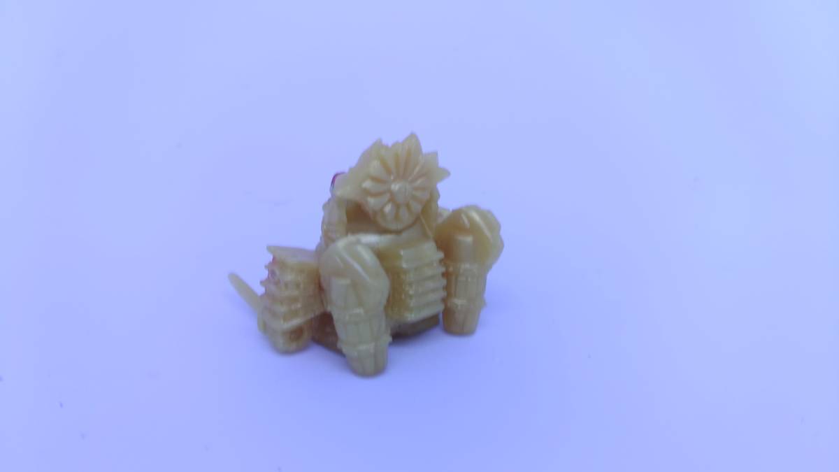千生将軍(金色彩色版) 成型色ゴールド ガン消し ガシャポン 千生将軍(金色彩色版) 成型色ゴールド ガン消し ガシャポン
