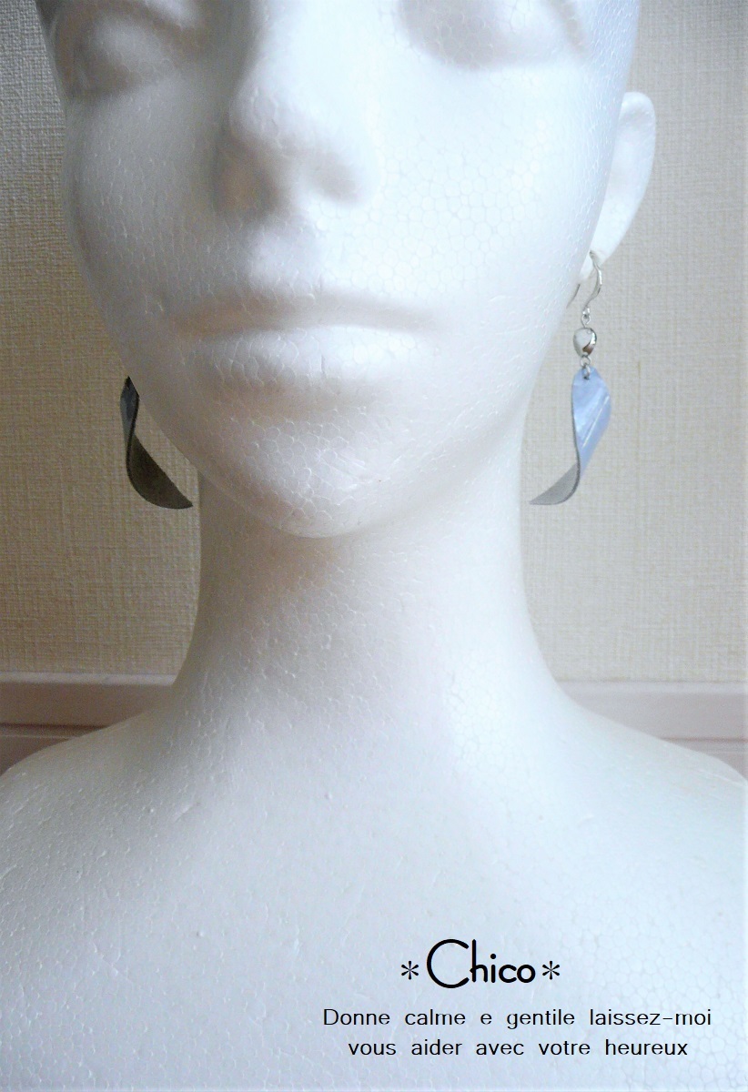 [book@ rhodium ] French hook * leaf * cow leather type pushed . enamel pastel blue hand made earrings! *2 point and more free shipping!*