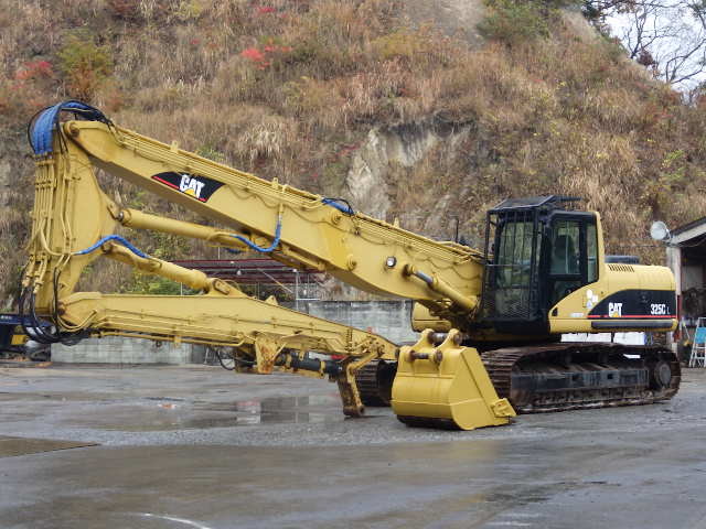 [ hydraulic excavator CAT 325CL]