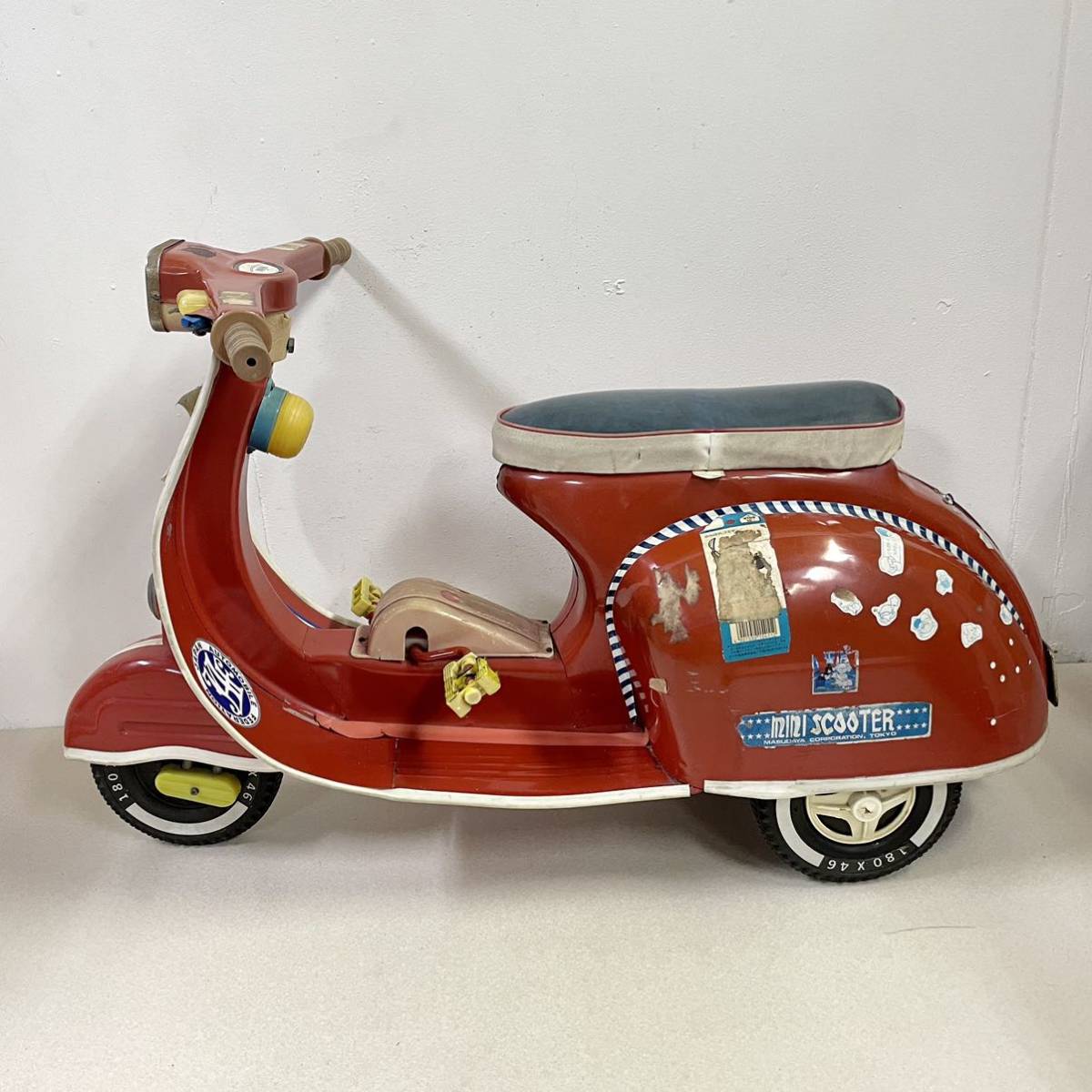 当時物 vespa ベスパ 金属製 ペダルカー 足漕ぎ 三輪車 子供用 ブリキ おもちゃ ミニスクーター 昭和レトロ  玩具(雑貨)｜売買されたオークション情報、ヤフオク! の商品情報をアーカイブ公開