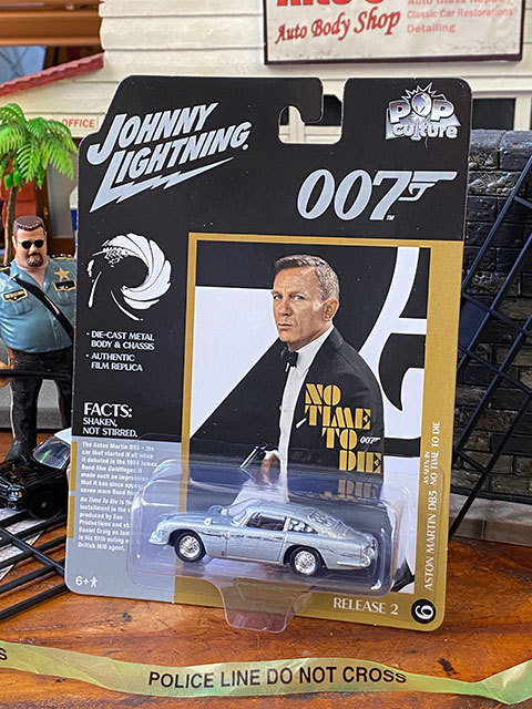 ジョニーライトニング 映画「007 ノー・タイム・トゥ・ダイ」アストンマーティンDB5　ダイキャストミニカー 1/64スケール_画像1