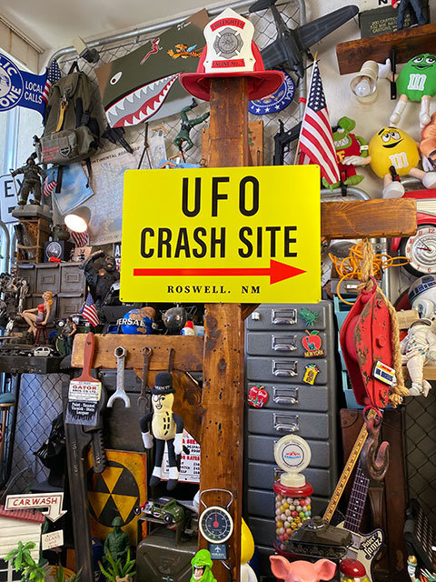 「UFO墜落現場の案内看板」　アルミサインボード（リフレクター仕様） ■ アメリカン雑貨 アメリカ雑貨_画像2