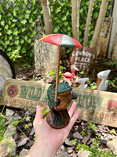傘さしカエル　木彫り人形（小さいサイズ）単品　ウッドカービング ■ アメリカン雑貨 アメリカ雑貨_画像7