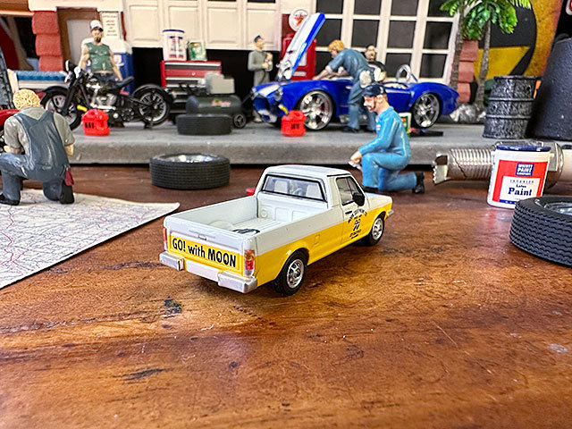 ターマックワークス×ムーンアイズ　コラボミニカー　フォルクス・ワーゲン　キャディ　ムーンイクイップド　1/64スケール_画像6