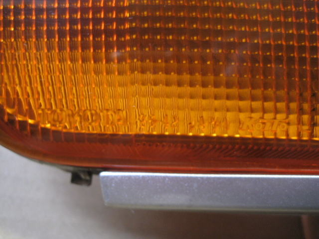 トヨタ ハイエース バン 100系 スーパーGL 純正 左 ウインカーレンズＬ 助手席側 ウインカーランプ 中古品_画像8