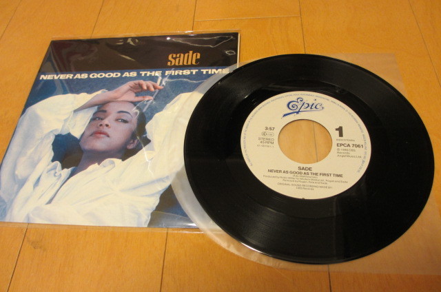 ★【SADE シャーデー】☆『NEVER AS GOOD AS THE FIRST TIME -45'S-』7インチ 激レア★_画像2