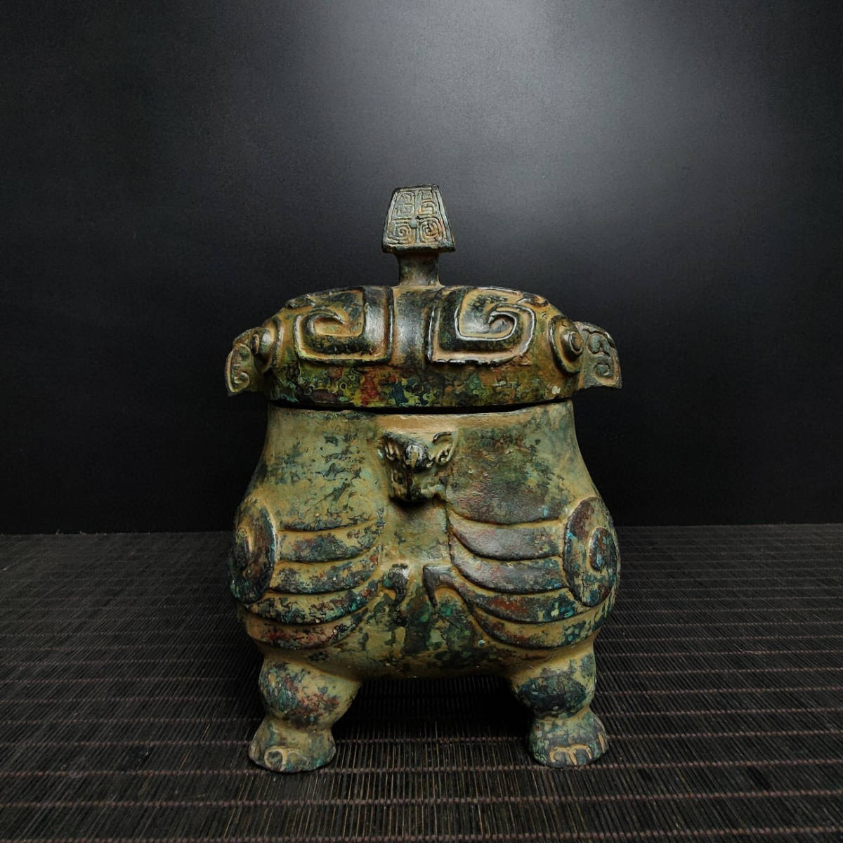 館蔵珍品 商周 青銅製 鷹酒志』置物 賞物 貴重物品 収蔵品 中国古美術-