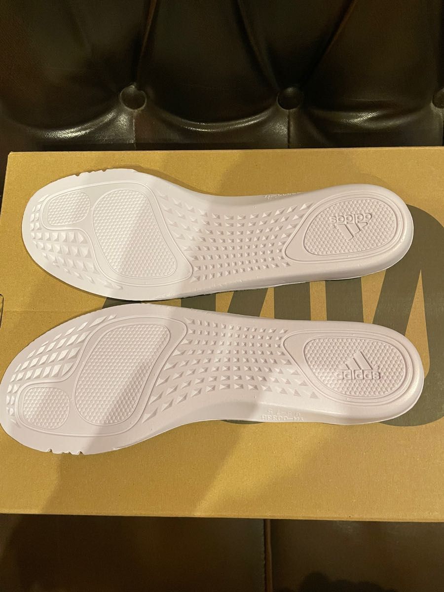 鑑定済 希少カラー adidas Yeezy boost 700 Magnet マグネット 鑑定済 希少カラー adidas Yeezy boost 700 Magnet マグネット