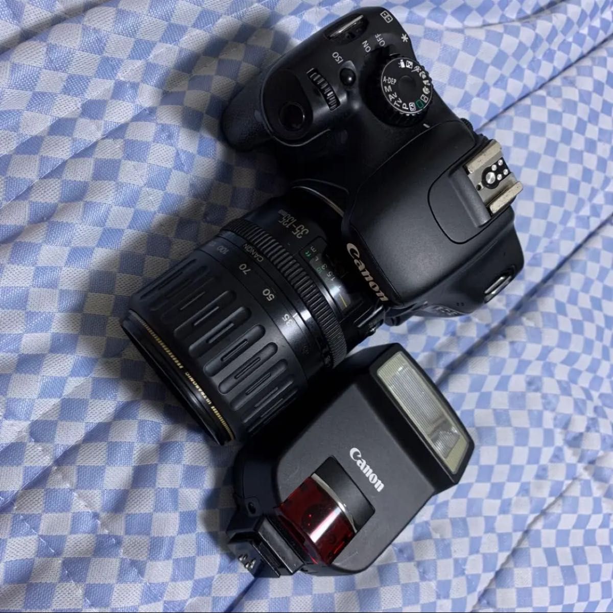 Canon eos 550D デジタル一眼レフとレンズ ストロボ ジャンクセット