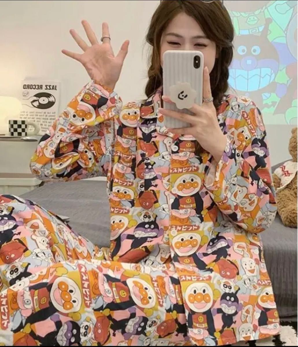 レディース 長袖 可愛いアンパンマンちゃん柄パジャマセットアップ
