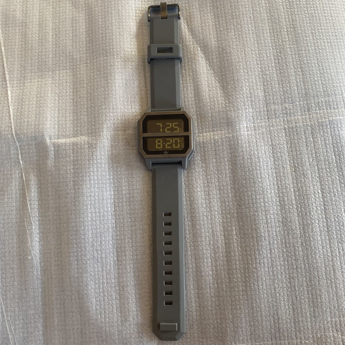腕時計 デジタル時計 adidas中古品_画像1