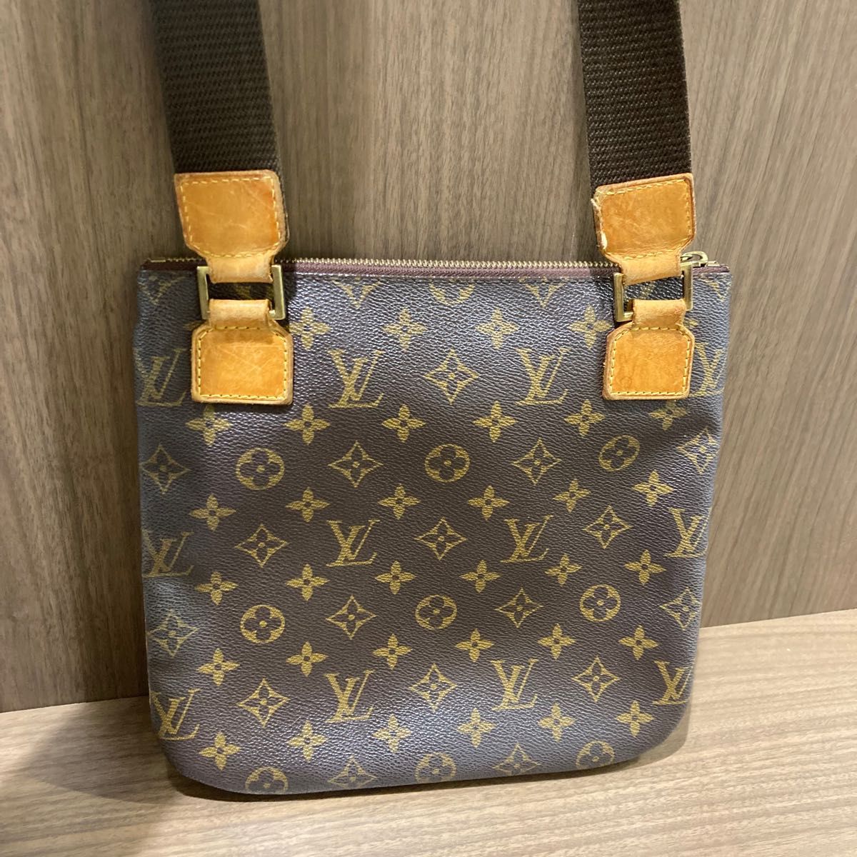 LOUIS VUITTON ルイヴィトン モノグラム ショルダーバッグ ワンショルダーバッグ ポシェット ボスフォール 斜め掛け