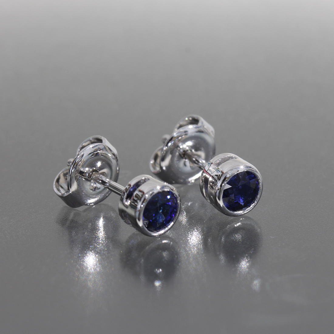 有名な高級ブランド MIKIMOTO ミキモト ピアス E0479 キャッチK18