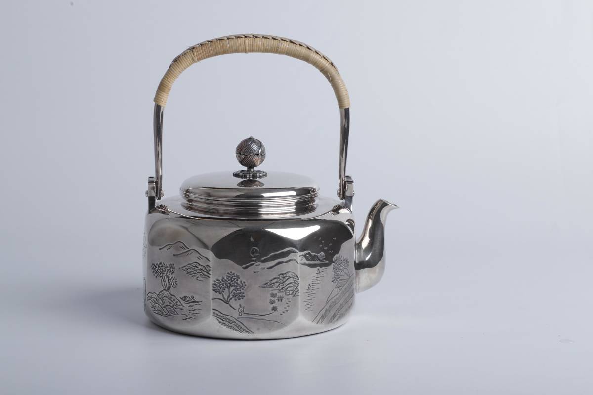 純銀保証 中川浄益造 八面取湯沸 山水図彫 捻花摘 銀瓶 時代物 古美術品 煎茶道具