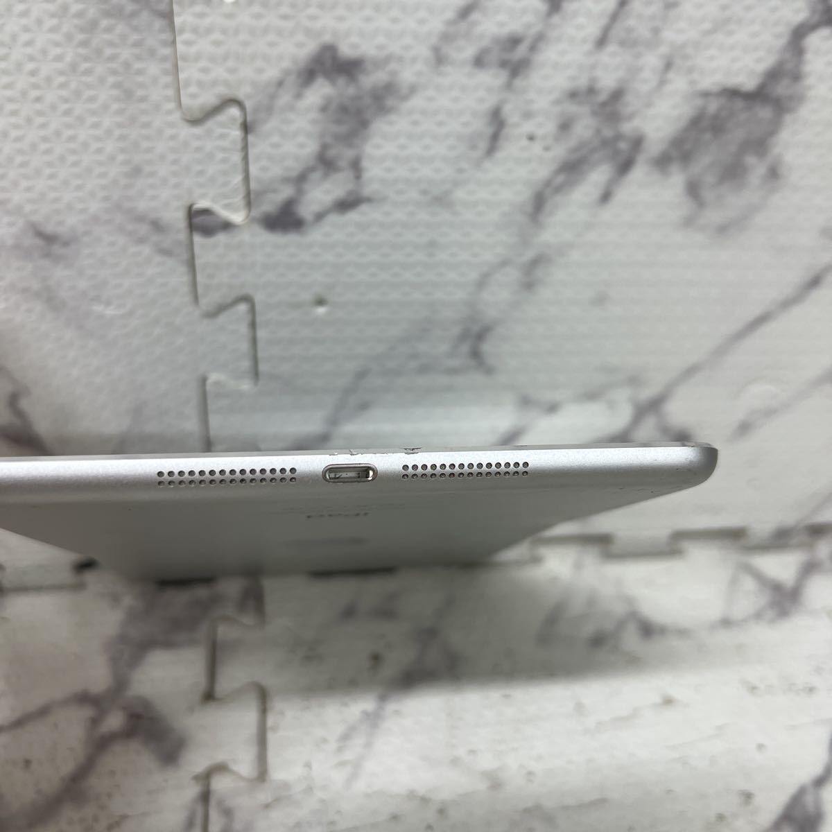 TB-50 激安 タブレット iPad mini A1432 通電NG ジャンク_画像4