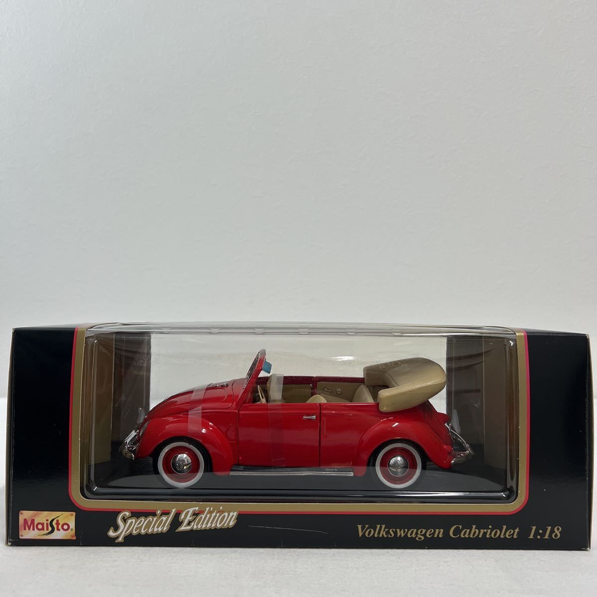 Maisto 1/18 Volkswagen Beetle Cabriolet 1951 year Red Maisto Volkswagen cabriolet Beetle Classic minicar model car 