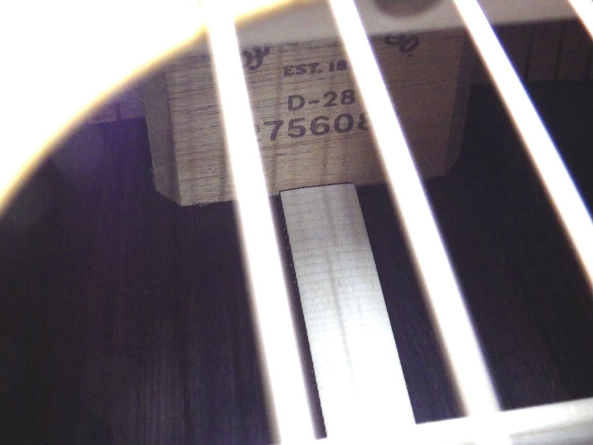 新品未使用品 Martin マーティン アコースティックギター D-28 Satin マーチンギター　純正ハードケース付属　黒澤楽器正規輸入品_画像3