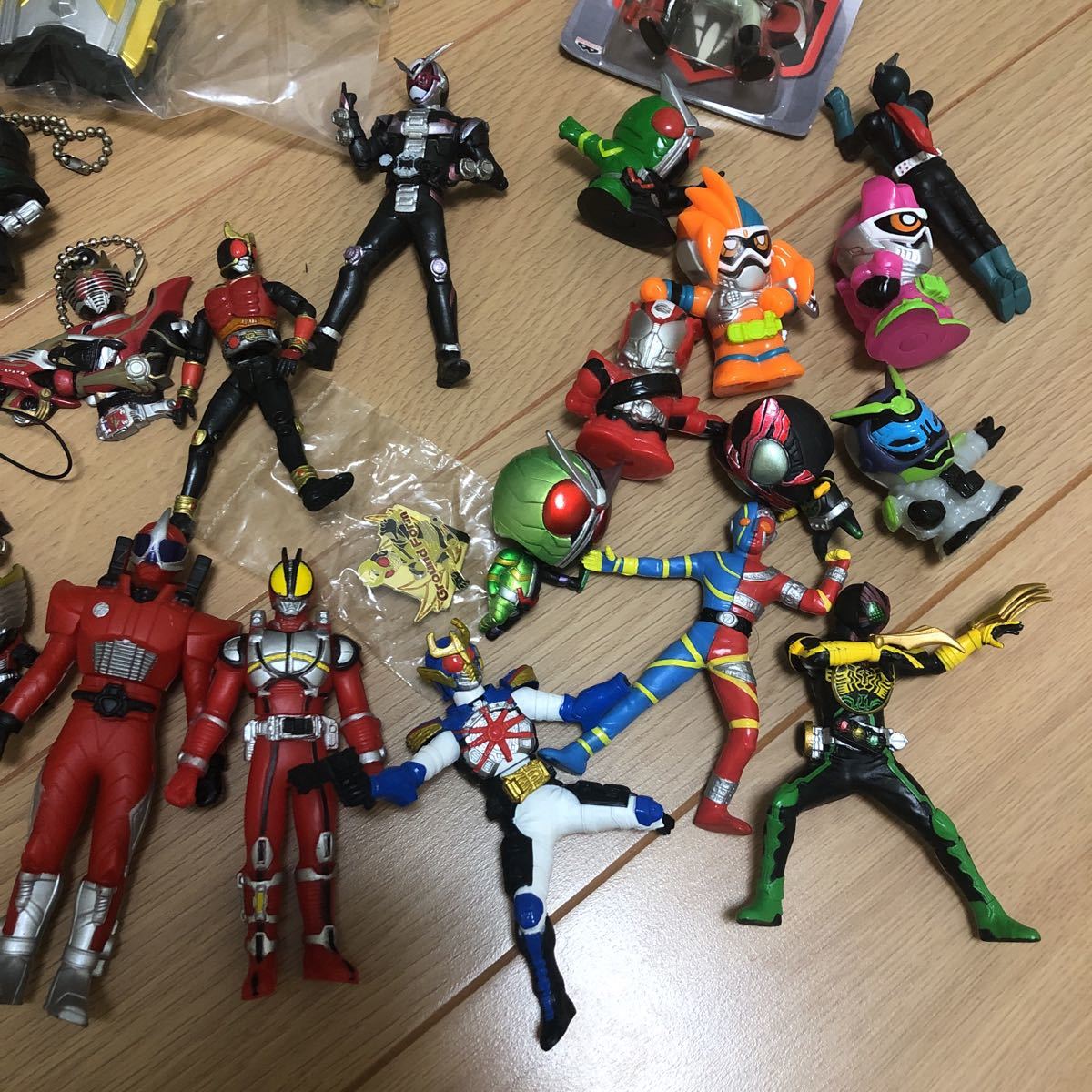 レターパックプラス520円　仮面ライダー　キーホルダー　フィギュア　ソフビ　人形　ストラップ　まとめて　ジャンク_画像3