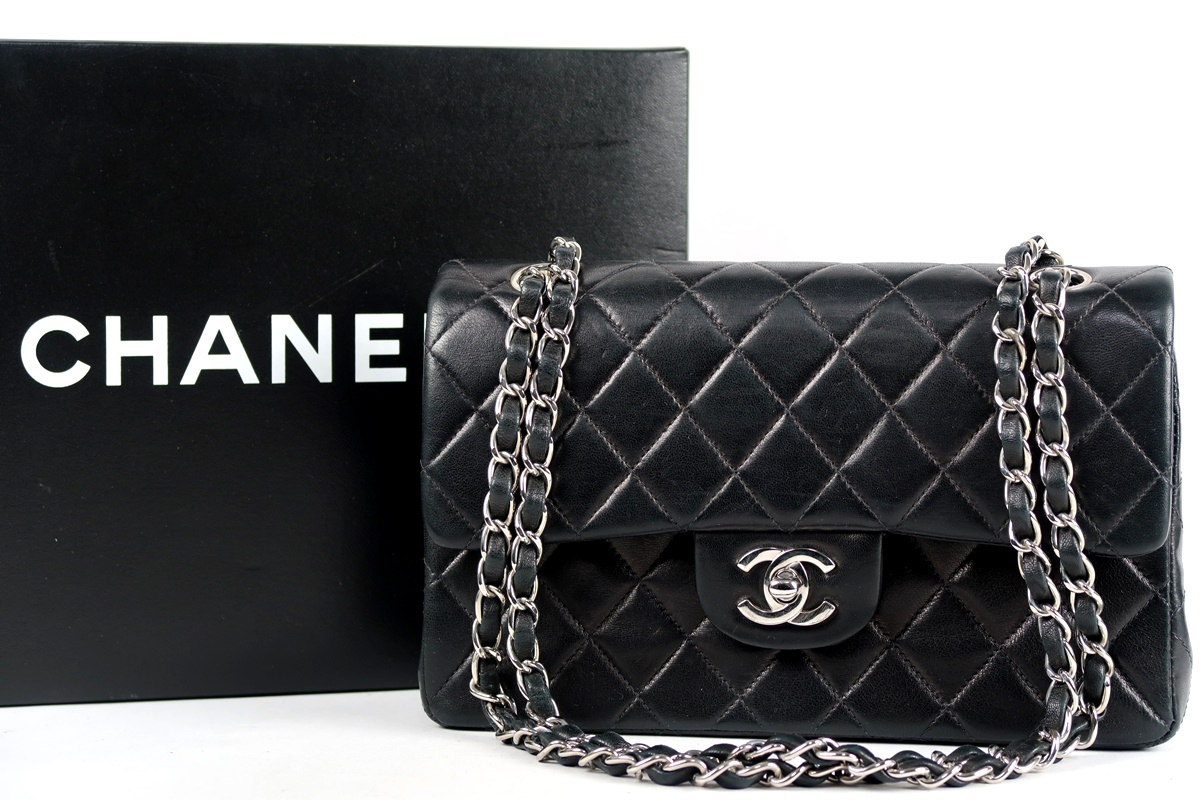 【美品】CHANEL シャネル ラムスキン マトラッセ Wフラップ 二重蓋 23 チェーン ショルダーバッグ ターンロック シルバー金具【LM89】_画像1