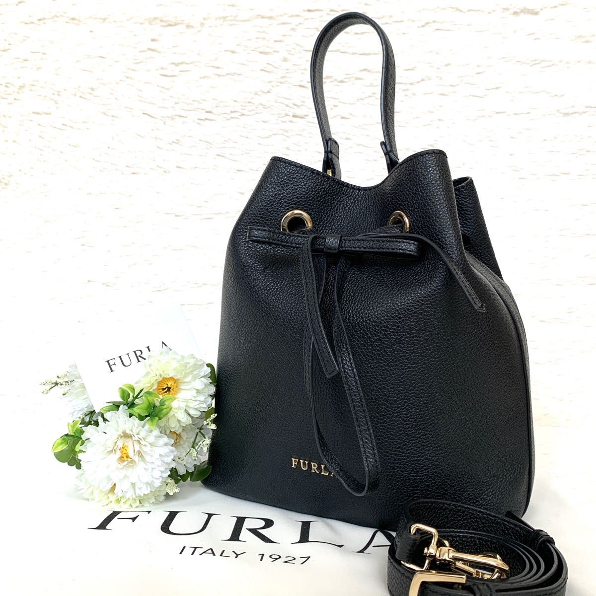 ☆美品☆FURLA フルラ 巾着バッグ コスタンザ 2way ショルダーバッグ 肩がけ 斜め掛け ブラック 黒 レザー シボ革