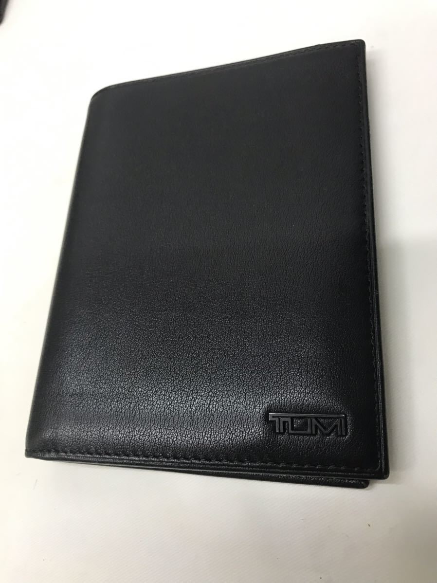 【美品】実用的　トゥミ TUMI 札入れ カードケース 二つ折り財布 レザー　黒　ナイロン
