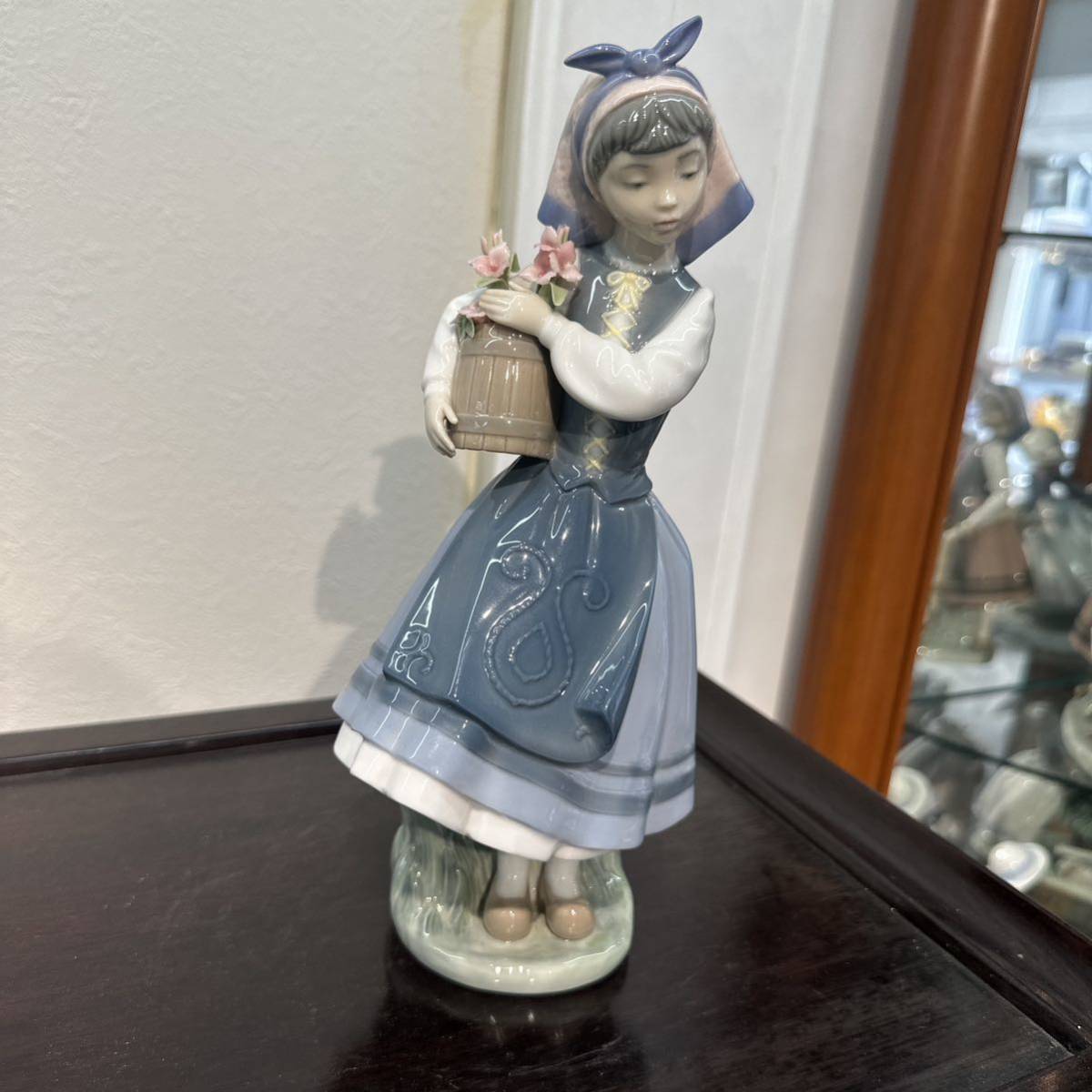 LLADRO リヤドロ 1416 レア　少女　花