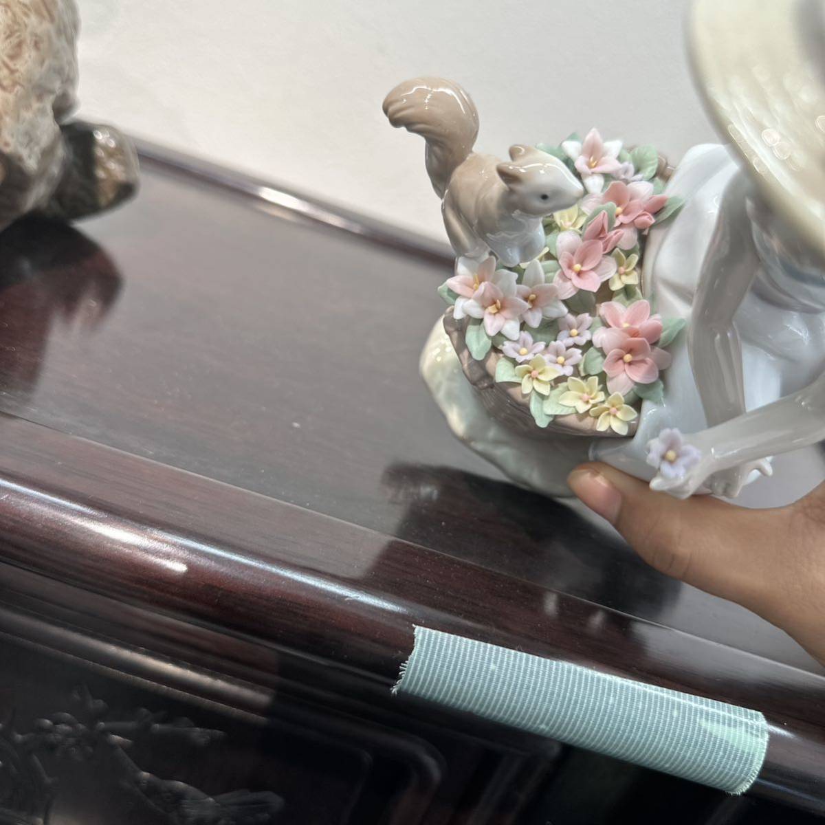 LLADRO リヤドロ No.6825 森の出会い少女とリス