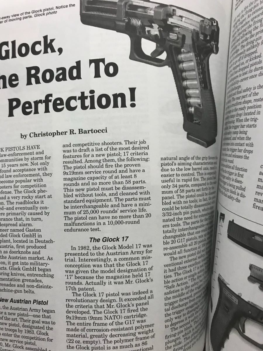 6732円 同梱取置 歓迎 古洋書「HANDGUNS 2003」銃鉄砲ピストル 6732円 同梱取置 歓迎 古洋書「HANDGUNS 2003」銃鉄砲ピストル